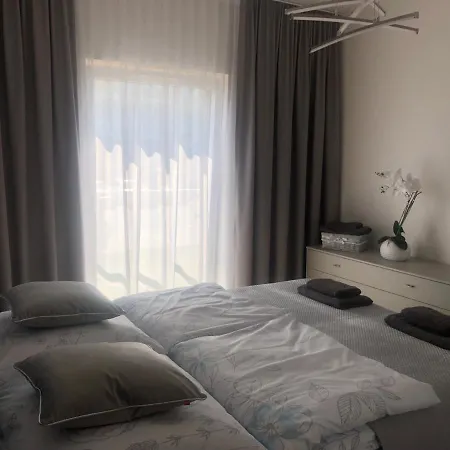 Apartment Lux Gray Basen, Piec Morz Sianozety