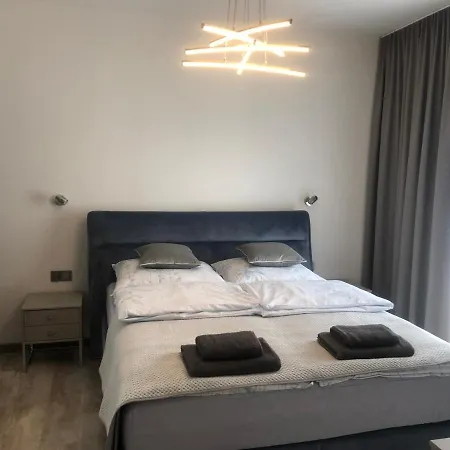 Apartment Lux Gray Basen, Piec Morz