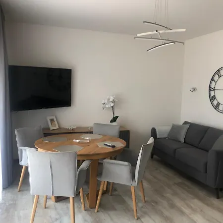 Lux Gray Basen, Piec Morz Apartment