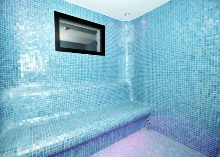 Lux Gray Basen, Piec Morz Apartman *