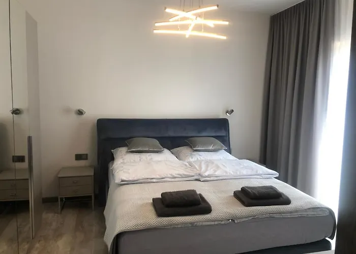 Apartman Lux Gray Basen, Piec Morz