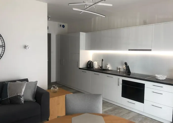 Lux Gray Basen, Piec Morz Apartman *